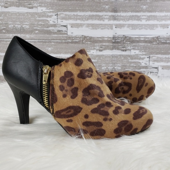 Dexflex Comfort Cheetah Print Booties - Picture 9 of 9